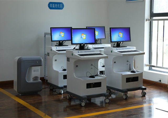 選擇骨密度儀廠家，除了骨密度儀價(jià)格之外，這三點(diǎn)一定要注意！